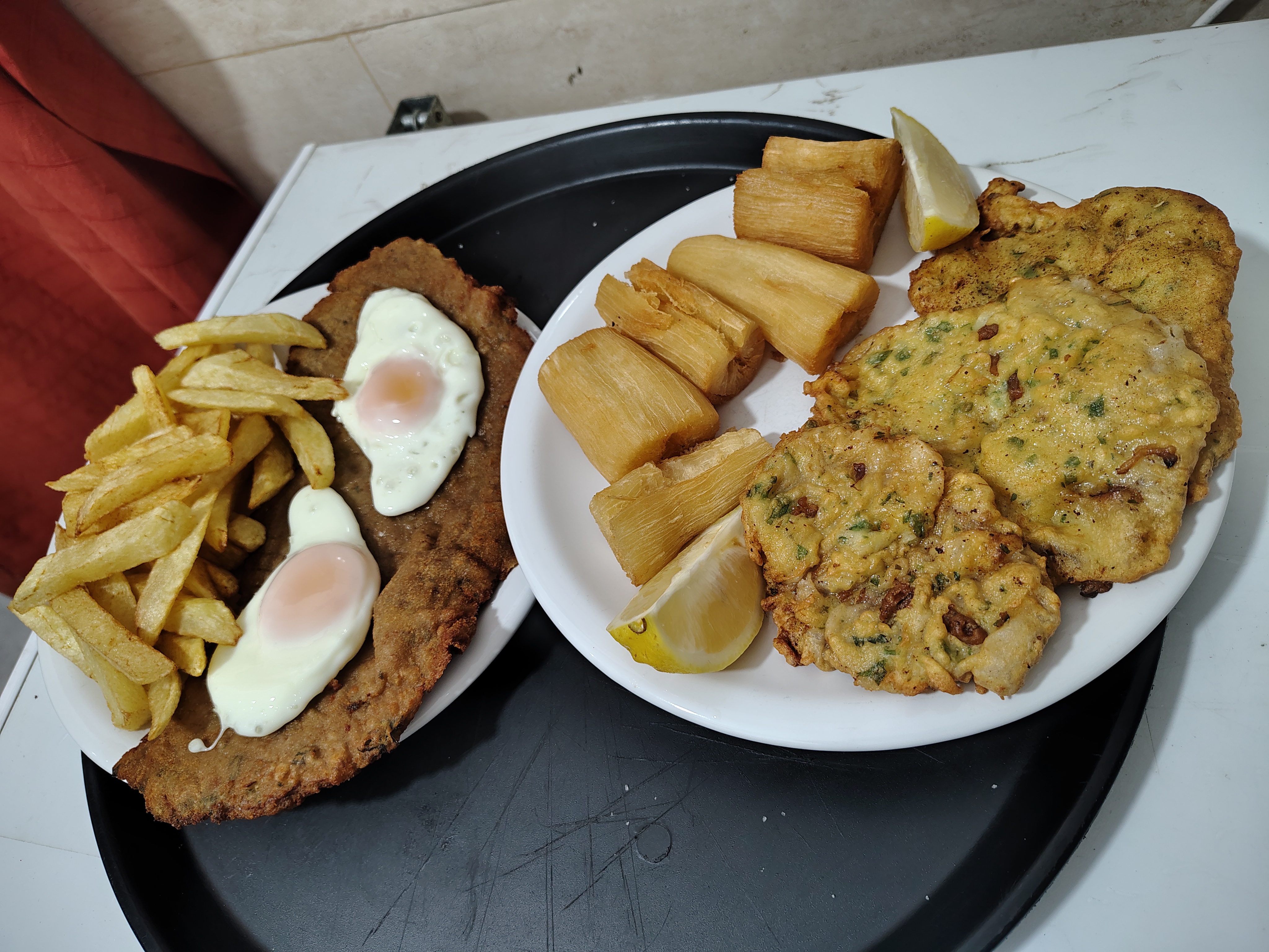 MILANESA DE CARNE CON GUARNICION